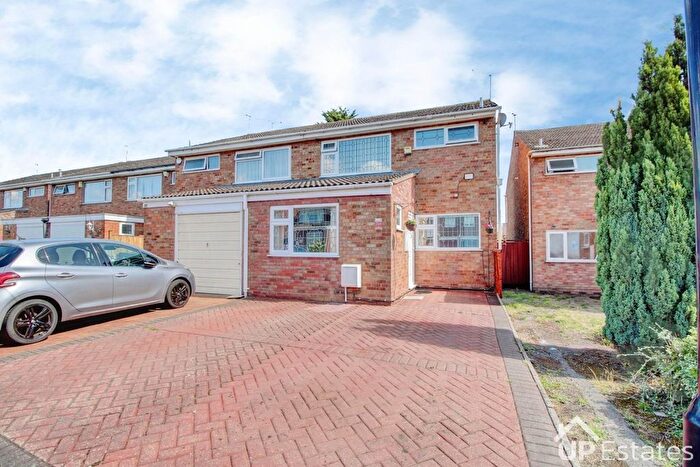3 Bedroom End Of Terrace House For Sale In Wareham Green, Walsgrave, Coventry, CV2