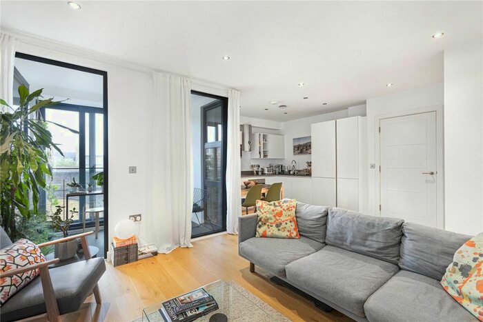 1 Bedroom Flat To Rent In Esker Place, Cambridge Heath, London, E2