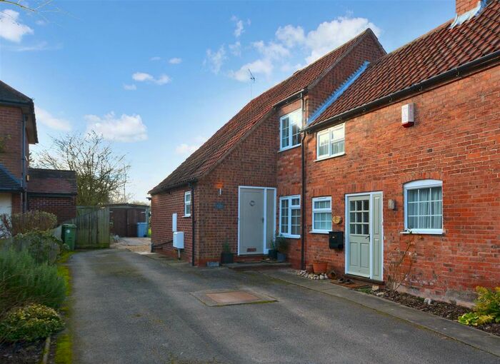 2 Bedroom Cottage For Sale In The Turnpike, Halam, Newark, NG22