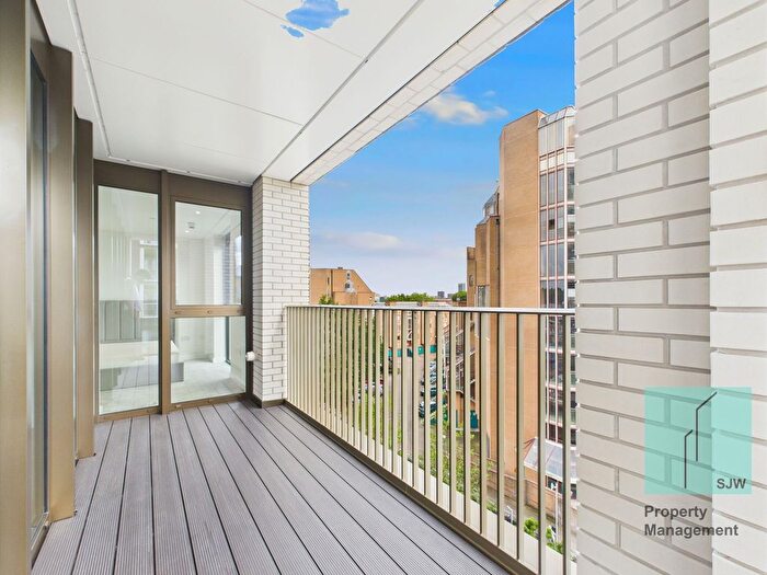 2 Bedroom Flat To Rent In Boxwood Gardens, London, E1W