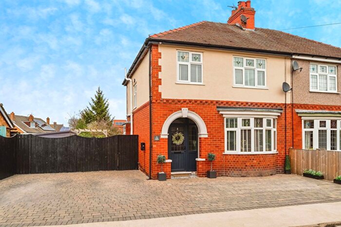 3 Bedroom Semi-Detached House For Sale In Mitten Avenue, Snaith, DN14