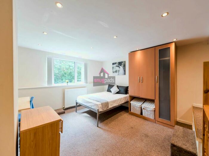 4 Bedroom Property To Rent In Wallness Lane, Salford, M6