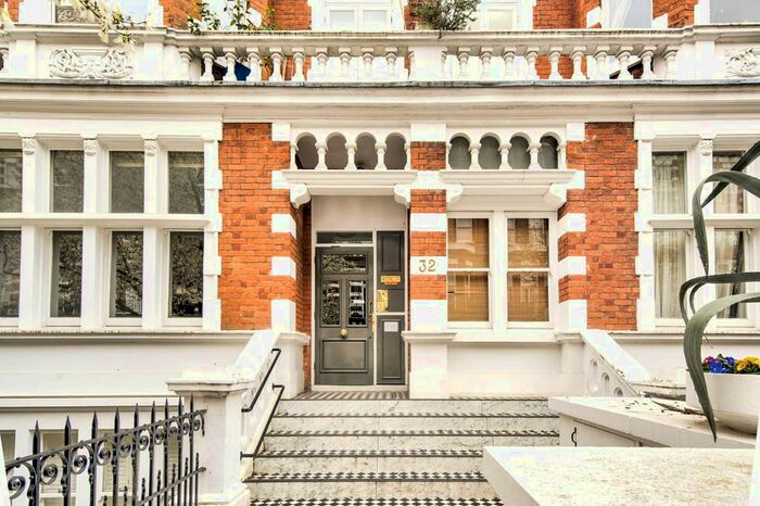 2 Bedroom Flat To Rent In Bolton Gardens, Earls Court, London, SW5