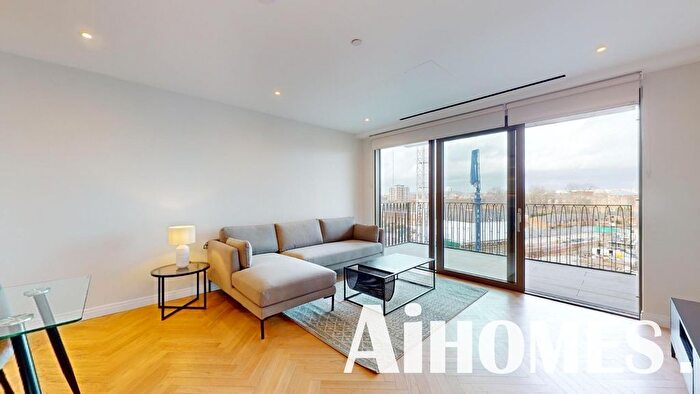 2 Bedroom Flat To Rent In Saxon House, Parkland Walk, London, SW6