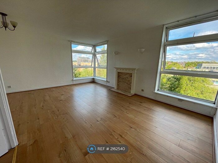 2 Bedroom Flat To Rent In Oxford Road, Uxbridge, UB9