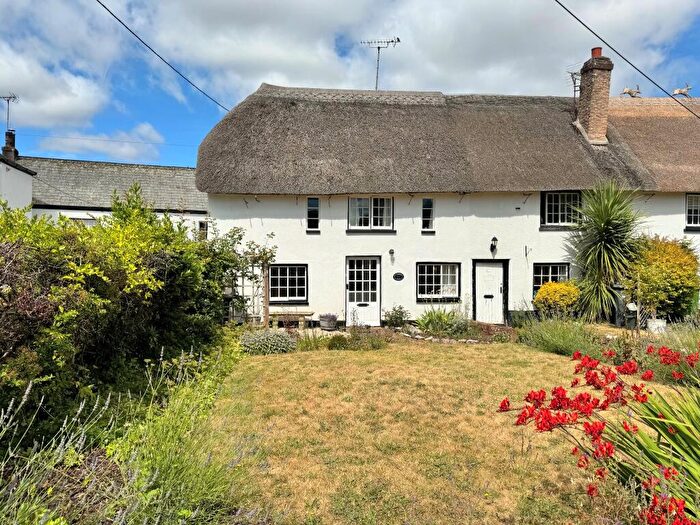 2 Bedroom Cottage For Sale In Longmeadow Road, Lympstone, EX8
