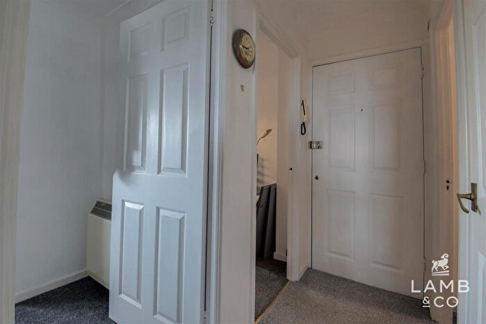 2 Bedroom Flat For Sale In Connaught Gardens East, Clacton-On-Sea, CO15