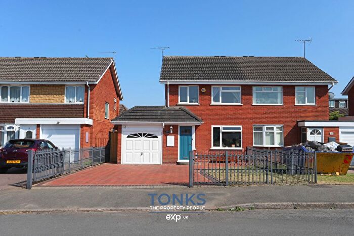 3 Bedroom Semi Detached House For Sale In Long Mynd, Halesowen, B63