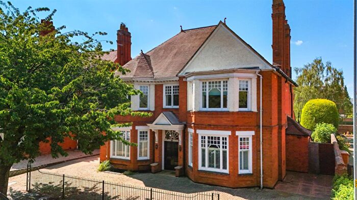 5 Bedroom Detached House For Sale In The Drive, Kingsley, Northampton, NN1