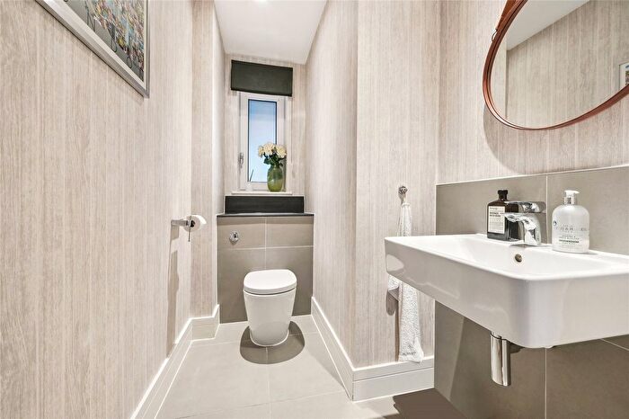 2 Bedroom Flat For Sale In Edward Terrace, Greenside Road, London, W12