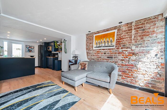 2 Bedroom Detached House For Sale In Alma Street, Gosport, Hampshire, PO12