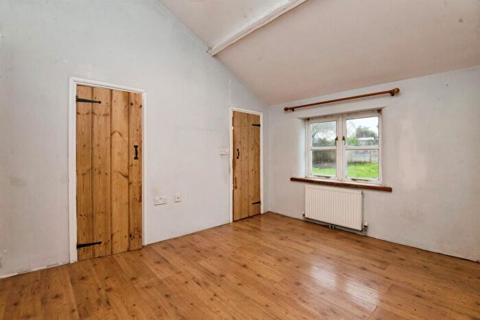 3 Bedroom Terraced House For Sale In Higher Street, Cullompton, EX15