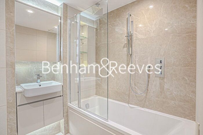 2 Bedroom Flat To Rent In Brigadier Walk, Royal Arsenal Riverside, SE18
