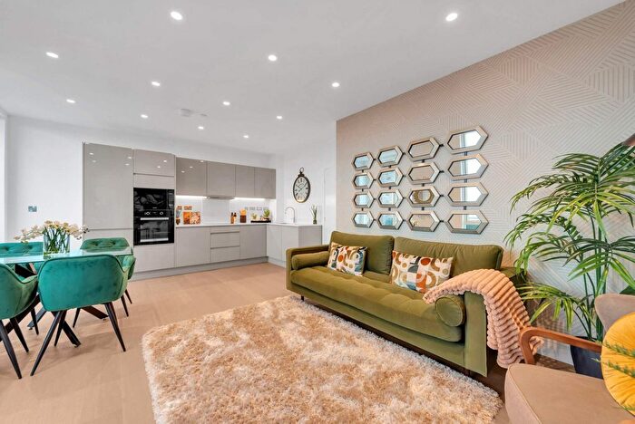 1 Bedroom Flat To Rent In Acton Town, London, W3