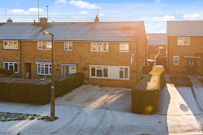 4 Bedroom End Of Terrace House For Sale In Mill Crescent, Southam, CV47