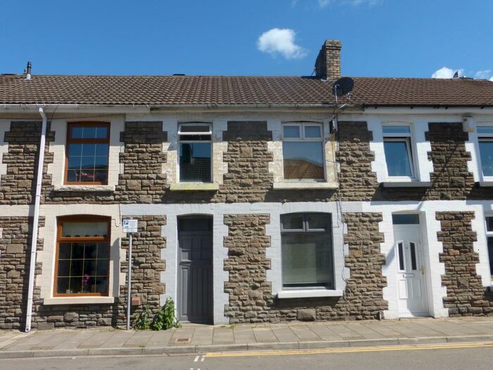 2 Bedroom Property To Rent In East Street, Trallwn, CF37