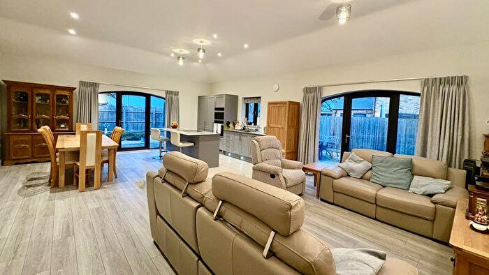 3 Bedroom Bungalow For Sale In Corner Farm Close, Middle Rasen, LN8