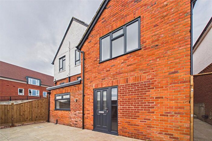 2 Bedroom Terraced House To Rent In Henley Road, Caversham, Reading, Berkshire, RG4