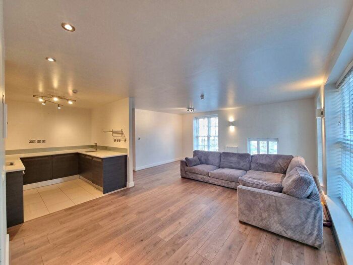 2 Bedroom Flat To Rent In Clarendon Park Road, Clarendon Park, Leicester, LE2