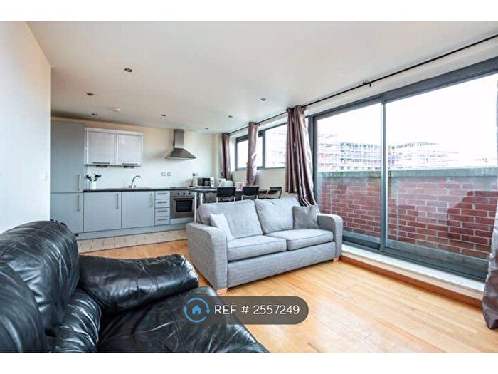 2 Bedroom Flat To Rent In Oldham Street, Liverpool, L1