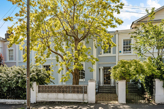 4 Bedroom Semi-Detached House For Sale In Dacre Park, London, SE13