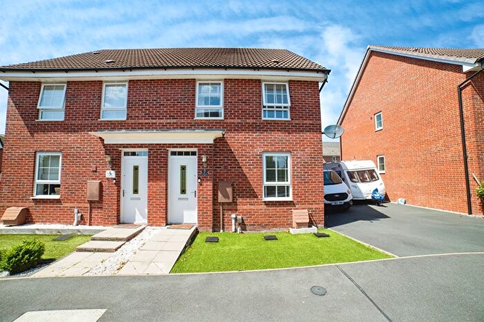 3 Bedroom Semi-Detached House For Sale In Bond Close, Mansfield Woodhouse, Mansfield, NG19
