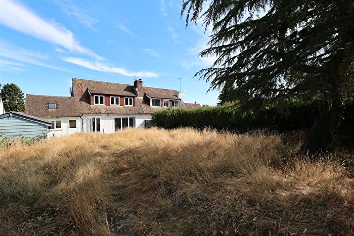 6 Bedroom Semi Detached Bungalow For Sale In Woodside Road, Sundridge, Sevenoaks, TN12