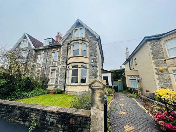 2 Bedroom Flat To Rent In B Hazelton Road, Bristol, PC01