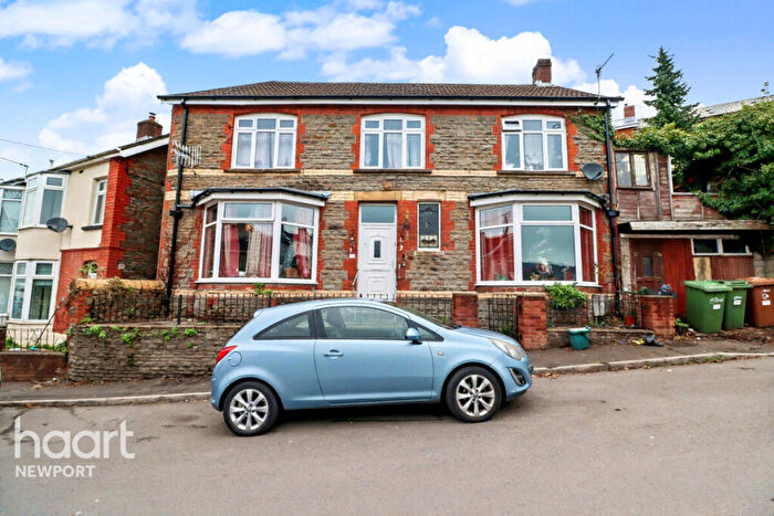 3 Bedroom Detached House For Sale In Windsor Avenue, Newbridge, NP11