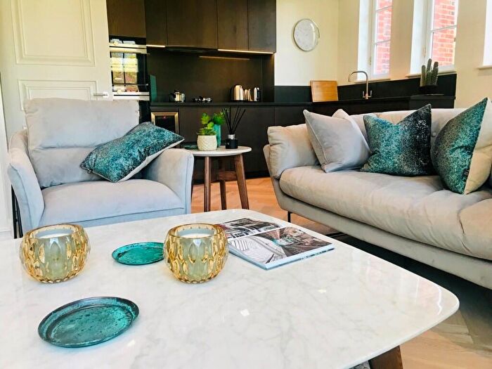 1 Bedroom Flat To Rent In Kidderpore Avenue, London, NW3