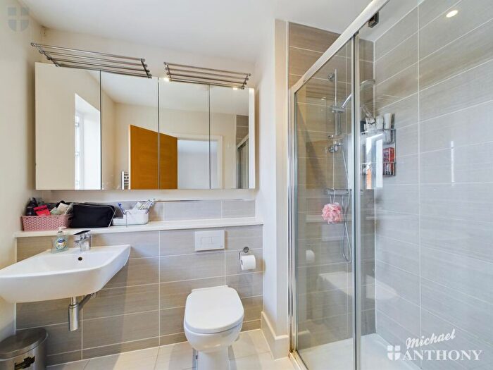 5 Bedroom Detached House For Sale In Ruby Crescent, Aylesbury, HP18