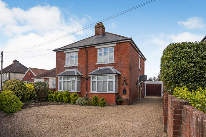 2 Bedroom Flat To Rent In Mays Lane, Fareham, Hampshire, PO14