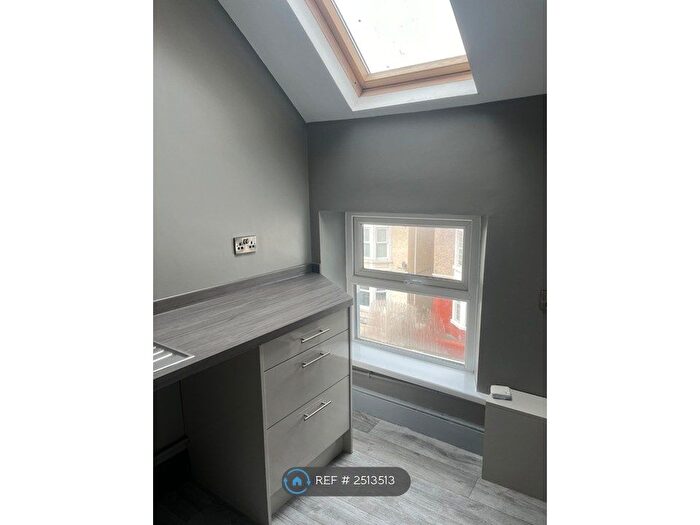 1 Bedroom Flat To Rent In Mary Street, Porthcawl, CF36