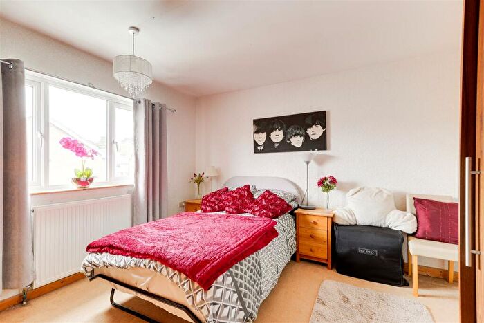 3 Bedroom Terraced House For Sale In Sloethorne Gardens, Arnold, Nottinghamshire, NG5