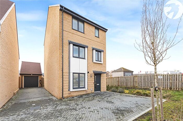 4 Bedroom Detached House For Sale In Castle Hill Drive, Ebbsfleet Valley, Swanscombe, Kent, DA10