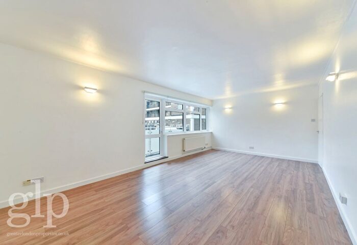 3 Bedroom Flat To Rent In Rokeby House, Lambs Conduit Street, WC1N