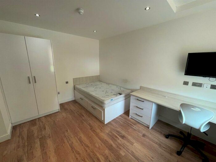 Studio To Rent In Westcotes Drive, Leicester, LE3