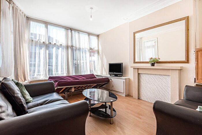 4 Bedroom Detached House To Rent In Quicks Road, London, SW19