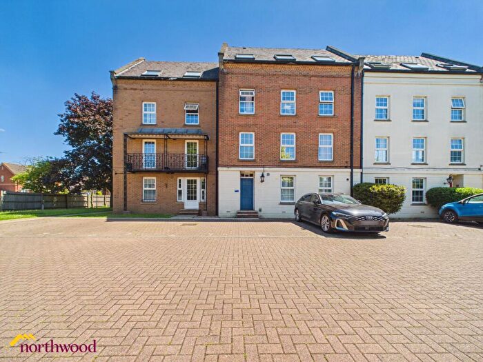 2 Bedroom Flat For Sale In Victoria Place, Banbury, OX16