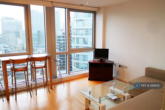 Studio To Rent In Fairmont Avenue, London, E14