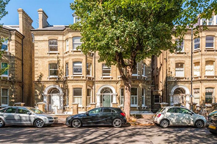 2 Bedroom Flat For Sale In Cromwell Road, Hove, BN3