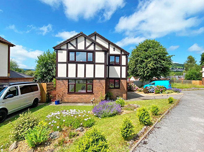 4 Bedroom Detached House For Sale In Beechcroft, Trelewis, Treharris, CF46