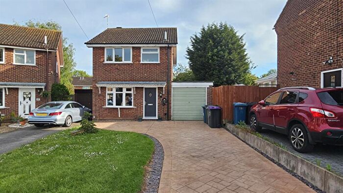 3 Bedroom Detached House For Sale In Langdale Grove, Bingham, NG13
