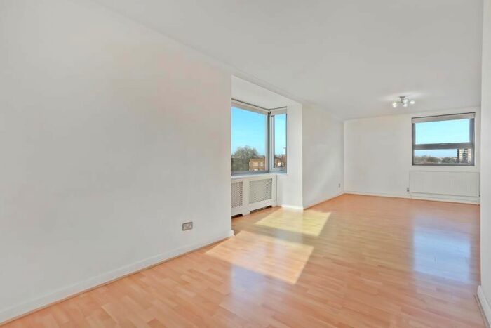 2 Bedroom Flat For Sale In Serlby Court, Somerset Square, W14