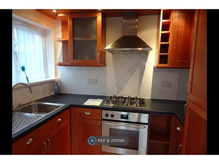 1 Bedroom Flat To Rent In Palace Road, London, SW2