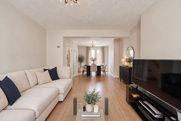 1 Bedroom Flat To Rent In Crescent Road, London, SE18