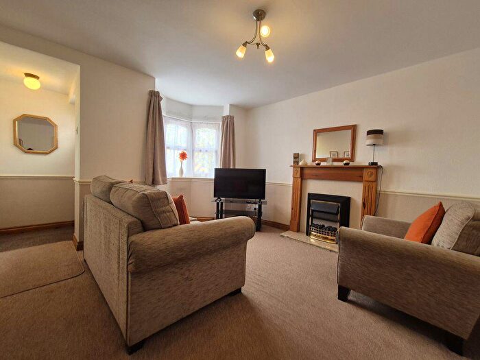 1 Bedroom Flat To Rent In Dubarry Avenue, Kingswinford, DY6