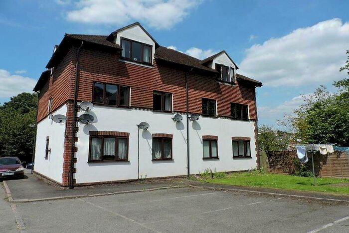 2 Bedroom Property To Rent In Willow Court, HP11