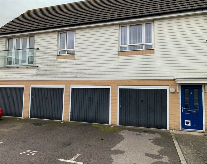 2 Bedroom Flat To Rent In King Charles Avenue, Ramsgate, CT12