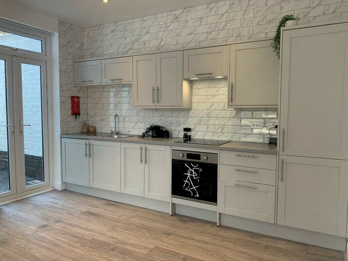 2 Bedroom Flat To Rent In Granville Road, Liverpool, Merseyside, L19